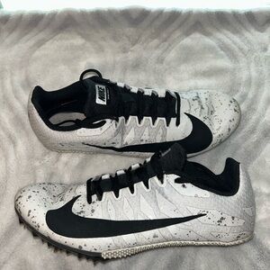 Nike Men's Black and White Track Shoes